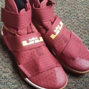 Lebron James Nike iD Solder 10